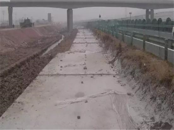 公路路基气泡混凝土填充 (1)